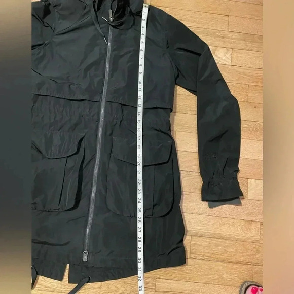 Mountain Hardwear Black Hooded Ski Jacket - Picture 9 of 9